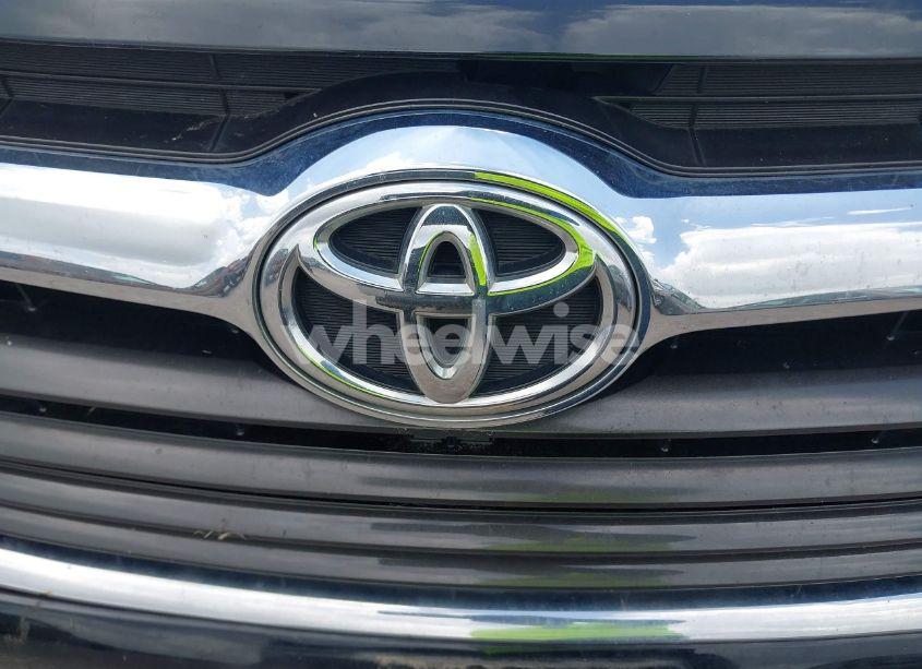 Photo 6 of 2016 Toyota Highlander XLE V6 (VIN 5TDKKRFH5GS501364)