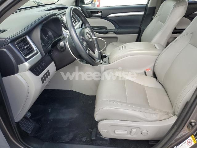 Photo 2 of 2015 TOYOTA HIGHLANDER XLE (VIN 5TDKKRFH6FS043736)