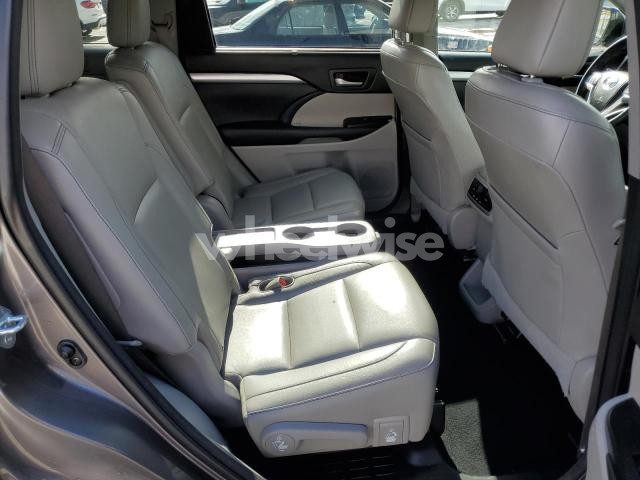 Photo 4 of 2015 TOYOTA HIGHLANDER XLE (VIN 5TDKKRFH6FS043736)