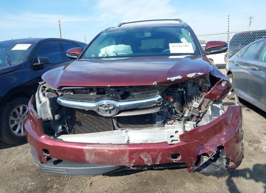 Photo 12 of 2016 Toyota Highlander XLE V6 (VIN 5TDKKRFH6GS157799)