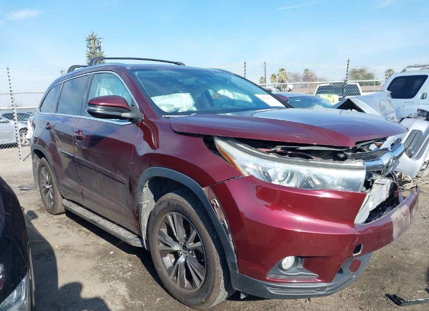 Photo 13 of 2016 Toyota Highlander XLE V6 (VIN 5TDKKRFH6GS157799)