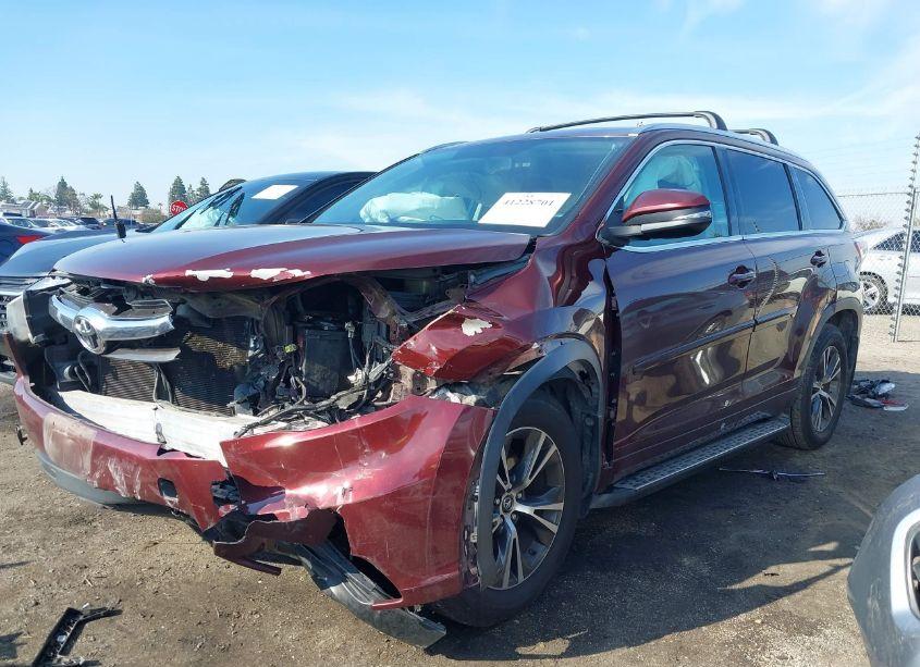 Photo 14 of 2016 Toyota Highlander XLE V6 (VIN 5TDKKRFH6GS157799)