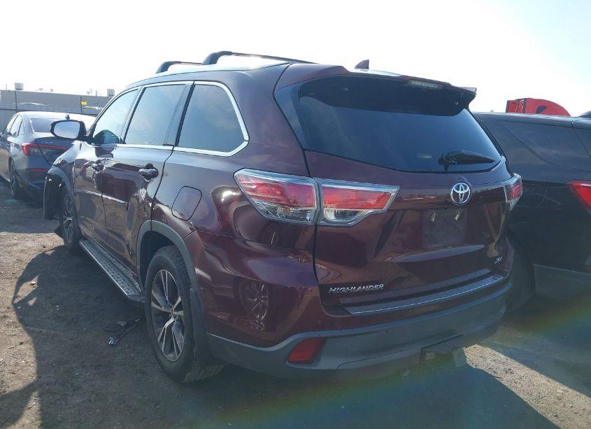 Photo 3 of 2016 Toyota Highlander XLE V6 (VIN 5TDKKRFH6GS157799)
