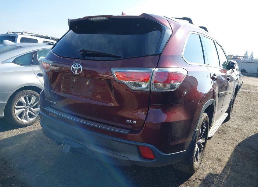 Photo 4 of 2016 Toyota Highlander XLE V6 (VIN 5TDKKRFH6GS157799)