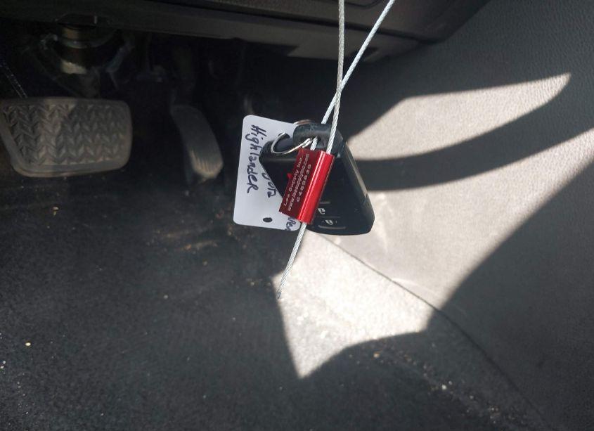 Photo 11 of 2016 Toyota Highlander XLE V6 (VIN 5TDKKRFH6GS159794)