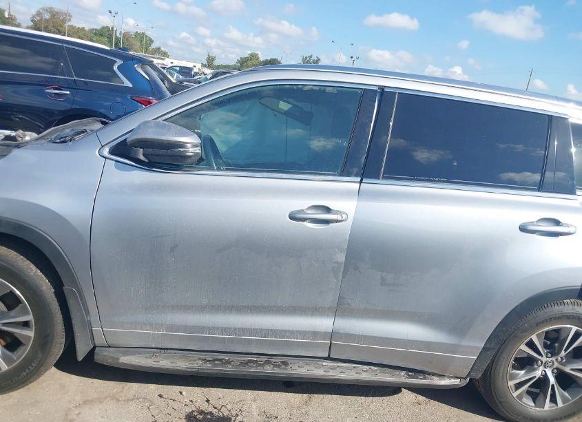 Photo 15 of 2016 Toyota Highlander XLE V6 (VIN 5TDKKRFH6GS159794)