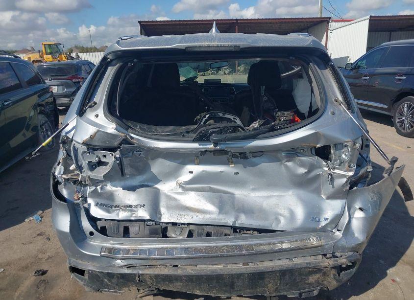 Photo 6 of 2016 Toyota Highlander XLE V6 (VIN 5TDKKRFH6GS159794)