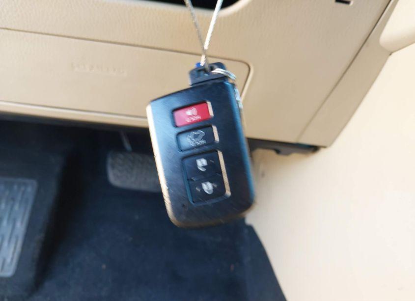 Photo 11 of 2016 Toyota Highlander XLE V6 (VIN 5TDKKRFH6GS165031)