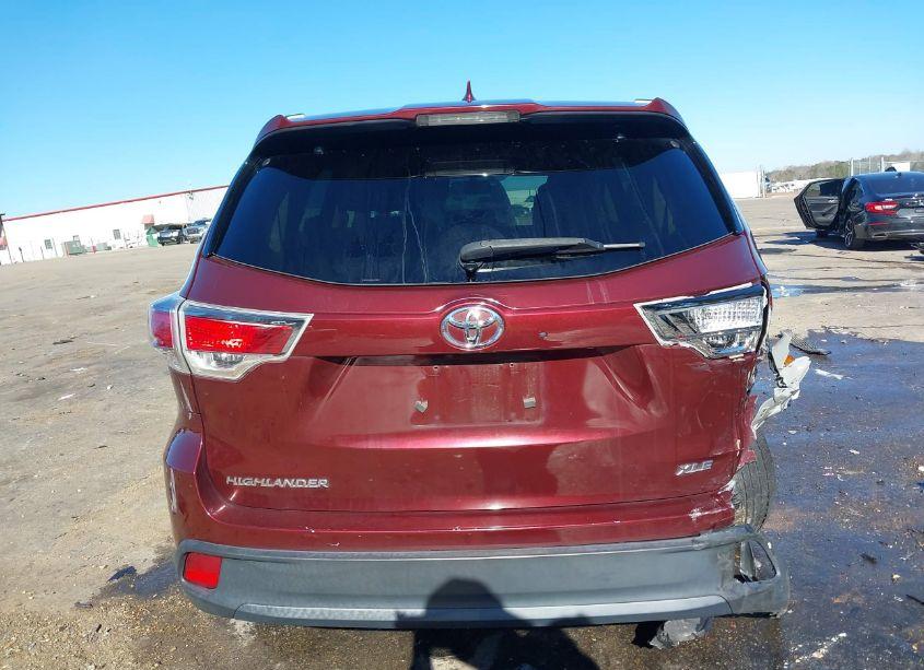Photo 16 of 2016 Toyota Highlander XLE V6 (VIN 5TDKKRFH6GS165031)