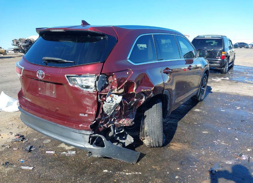 Photo 4 of 2016 Toyota Highlander XLE V6 (VIN 5TDKKRFH6GS165031)