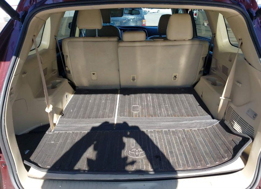 Photo 8 of 2016 Toyota Highlander XLE V6 (VIN 5TDKKRFH6GS165031)