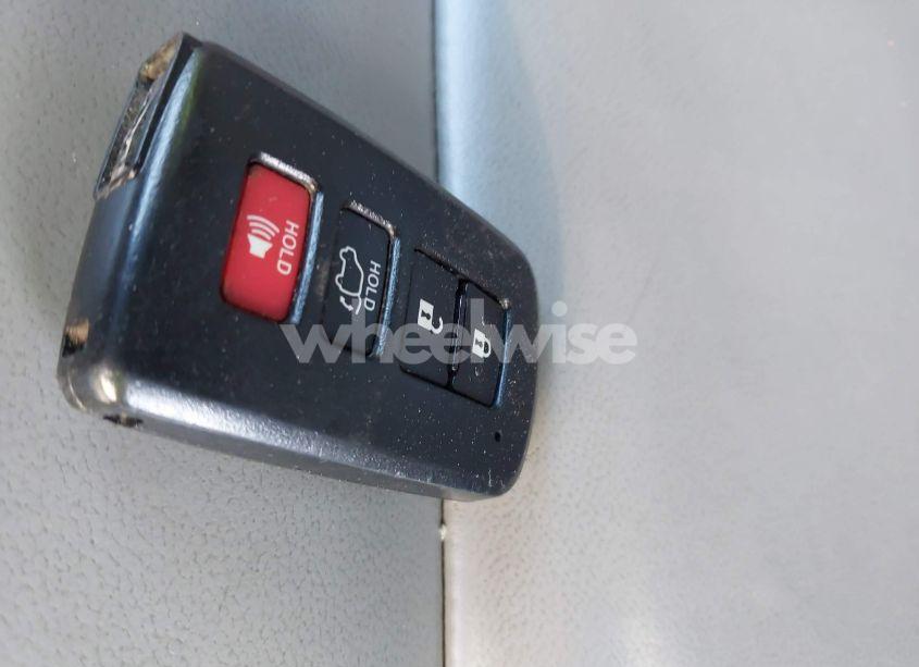 Photo 11 of 2015 Toyota Highlander XLE V6 (VIN 5TDKKRFH7FS056107)