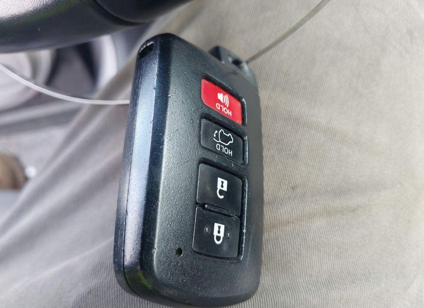 Photo 11 of 2015 Toyota Highlander XLE V6 (VIN 5TDKKRFH7FS065583)