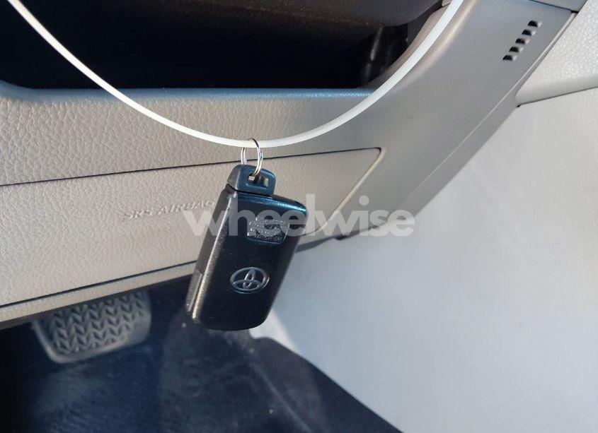 Photo 11 of 2015 Toyota Highlander XLE V6 (VIN 5TDKKRFH7FS104012)