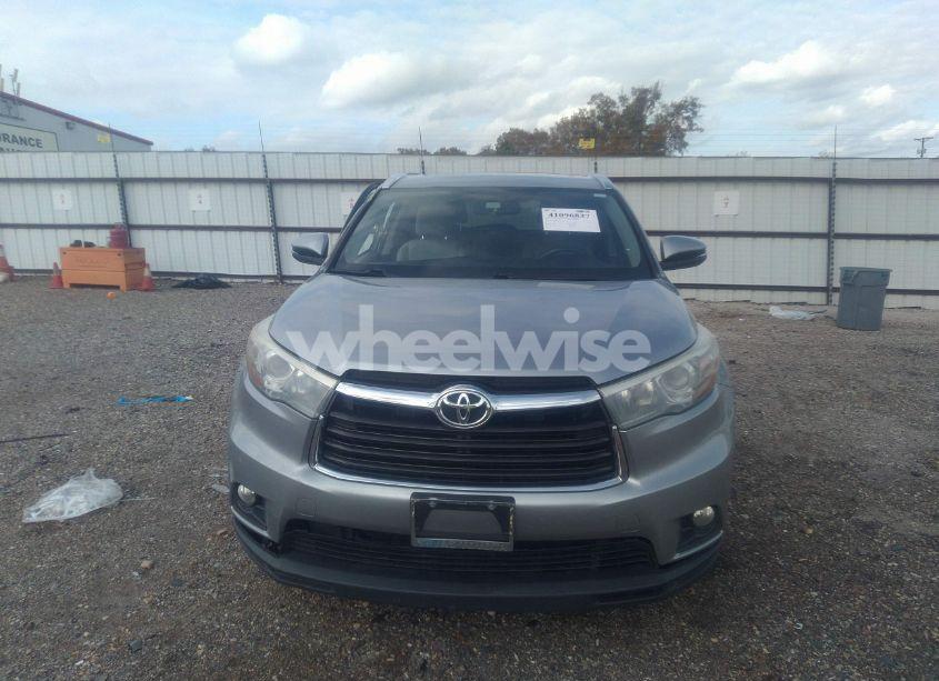 Photo 12 of 2016 Toyota Highlander XLE V6 (VIN 5TDKKRFH7GS142695)