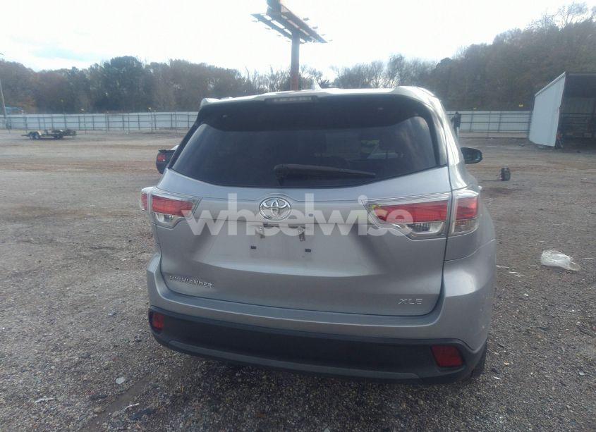 Photo 16 of 2016 Toyota Highlander XLE V6 (VIN 5TDKKRFH7GS142695)