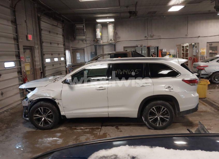 Photo 15 of 2016 Toyota Highlander XLE V6 (VIN 5TDKKRFH7GS165054)