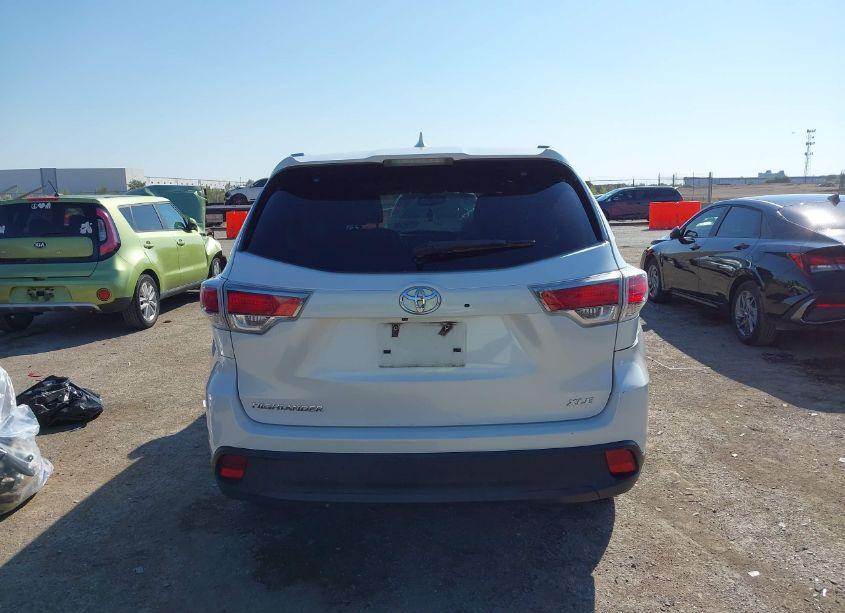 Photo 16 of 2016 Toyota Highlander XLE V6 (VIN 5TDKKRFH8GS153611)