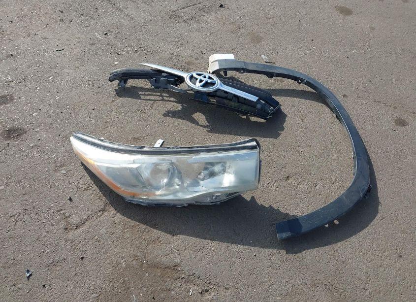 Photo 12 of 2016 Toyota Highlander XLE V6 (VIN 5TDKKRFH8GS154189)