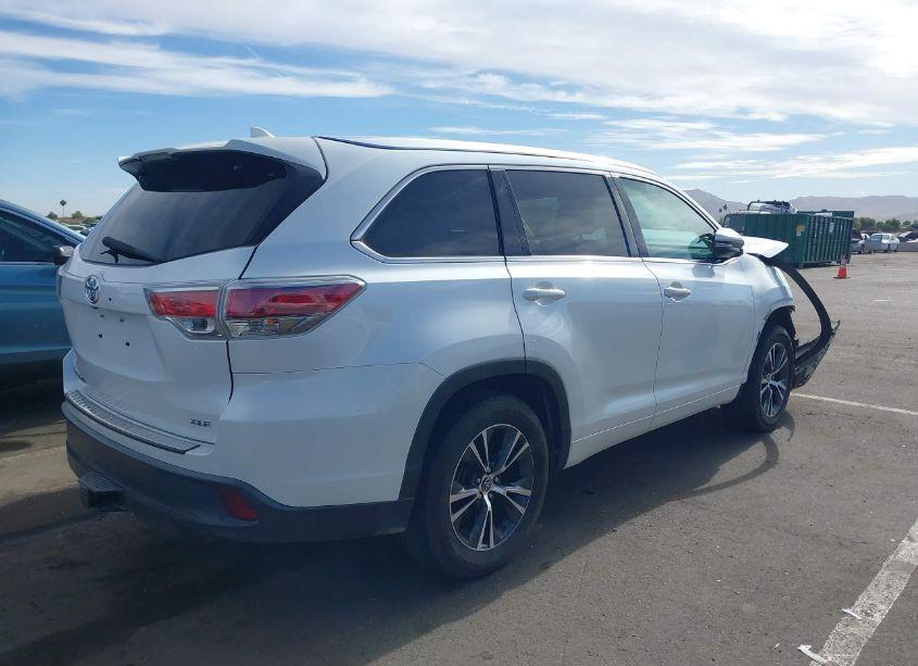 Photo 4 of 2016 Toyota Highlander XLE V6 (VIN 5TDKKRFH8GS154189)