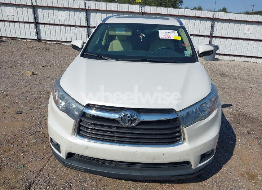 Photo 13 of 2016 Toyota Highlander XLE V6 (VIN 5TDKKRFH8GS174054)