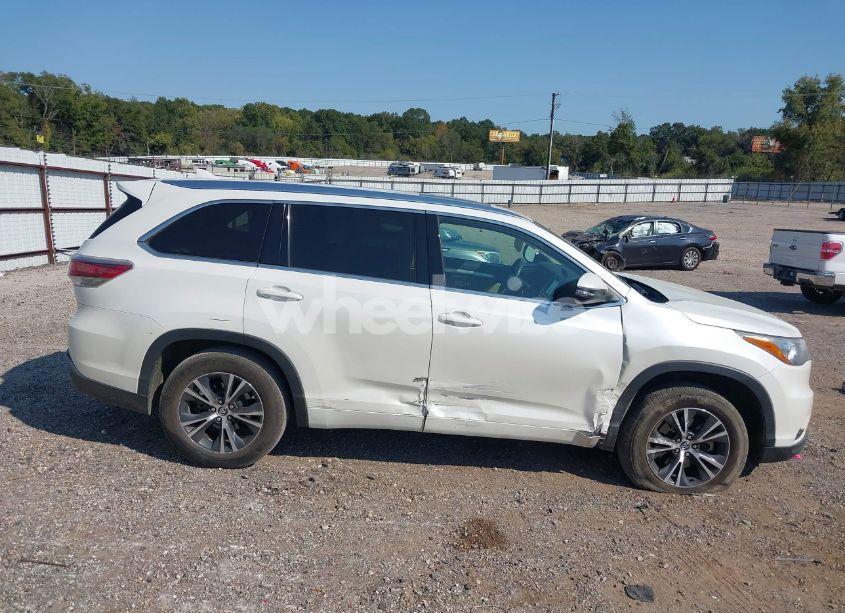 Photo 14 of 2016 Toyota Highlander XLE V6 (VIN 5TDKKRFH8GS174054)