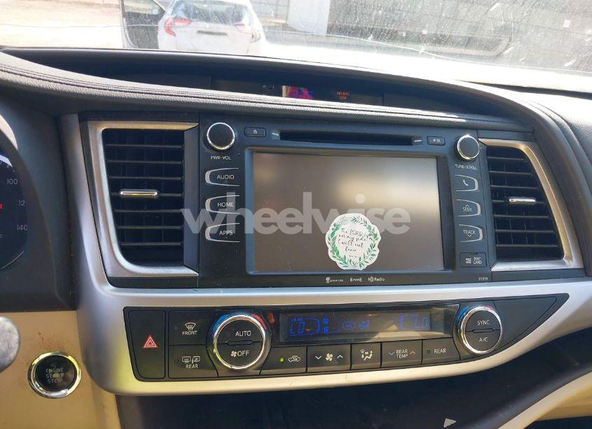 Photo 21 of 2016 Toyota Highlander XLE V6 (VIN 5TDKKRFH8GS174054)