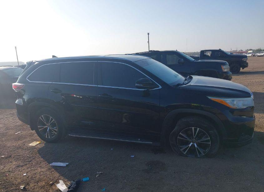 Photo 13 of 2016 Toyota Highlander XLE V6 (VIN 5TDKKRFH8GS186897)
