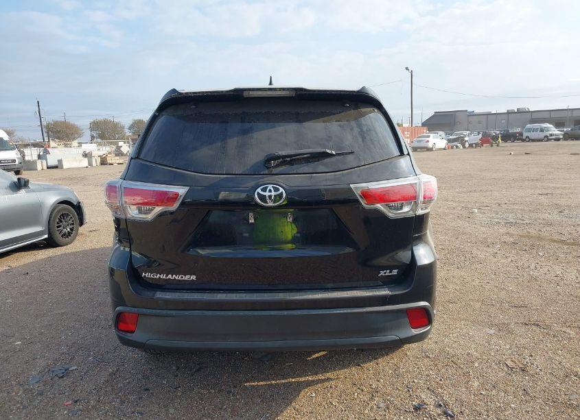 Photo 16 of 2016 Toyota Highlander XLE V6 (VIN 5TDKKRFH8GS186897)