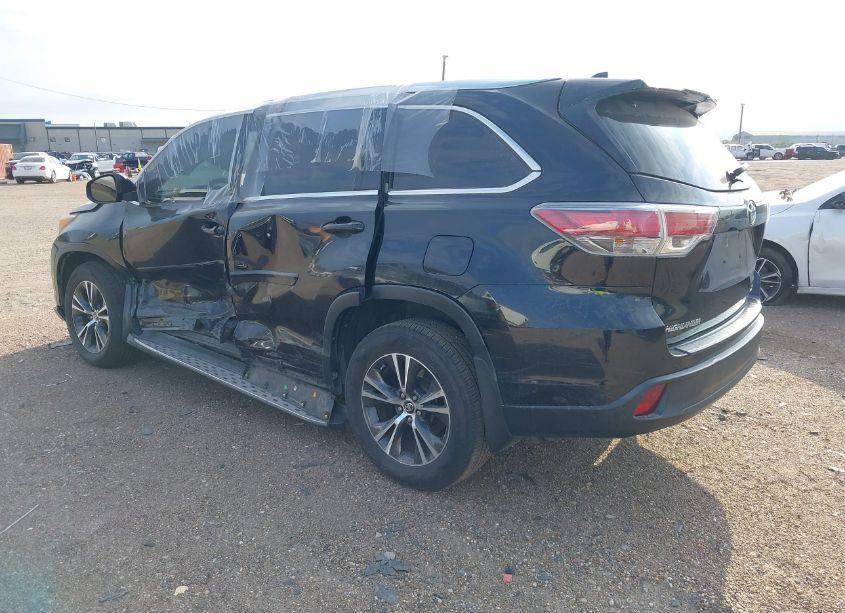 Photo 3 of 2016 Toyota Highlander XLE V6 (VIN 5TDKKRFH8GS186897)