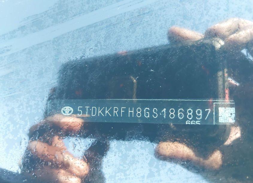 Photo 9 of 2016 Toyota Highlander XLE V6 (VIN 5TDKKRFH8GS186897)