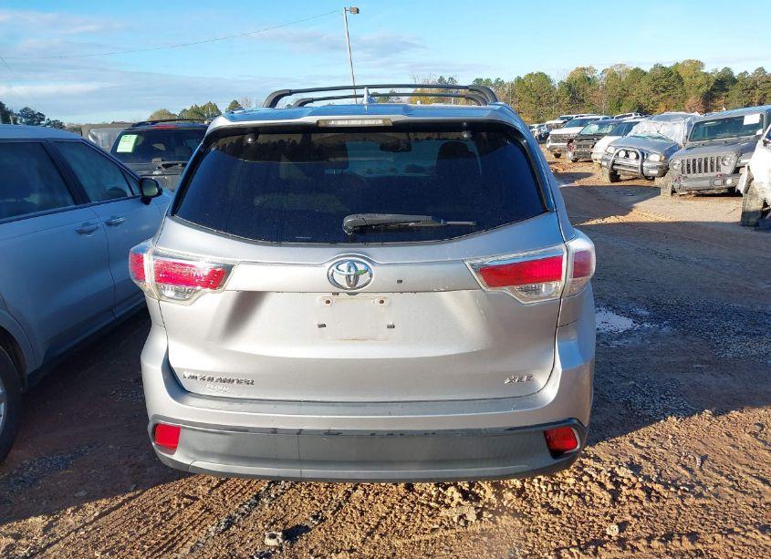 Photo 16 of 2016 Toyota Highlander XLE V6 (VIN 5TDKKRFH9GS138776)