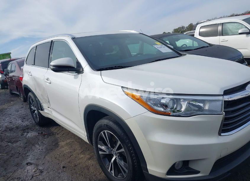 Photo 13 of 2016 Toyota Highlander XLE V6 (VIN 5TDKKRFH9GS165346)