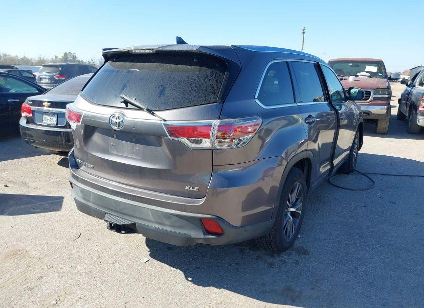 Photo 4 of 2016 Toyota Highlander XLE V6 (VIN 5TDKKRFH9GS500394)