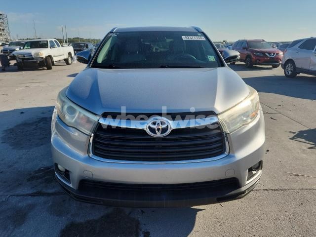 Photo 7 of 2016 TOYOTA HIGHLANDER XLE (VIN 5TDKKRFHXGS146014)