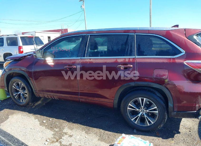 Photo 14 of 2016 Toyota Highlander XLE V6 (VIN 5TDKKRFHXGS176307)