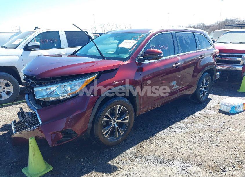 Photo 2 of 2016 Toyota Highlander XLE V6 (VIN 5TDKKRFHXGS176307)