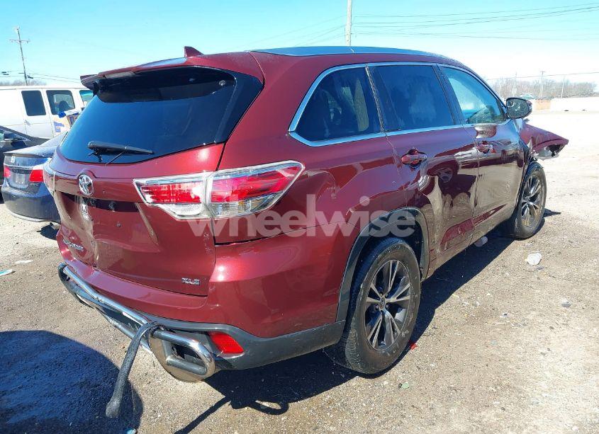 Photo 4 of 2016 Toyota Highlander XLE V6 (VIN 5TDKKRFHXGS176307)