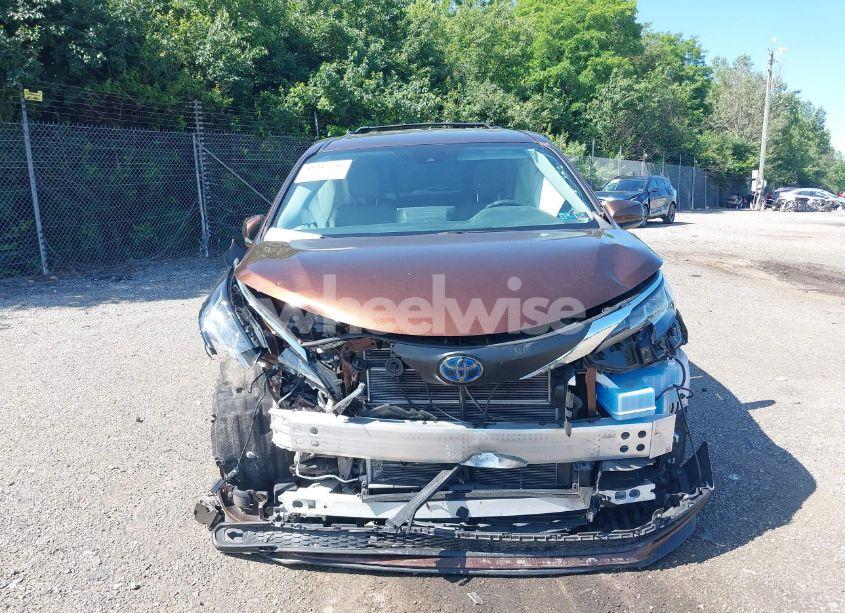 Photo 13 of 2021 Toyota Sienna LE (VIN 5TDKRKEC0MS062918)