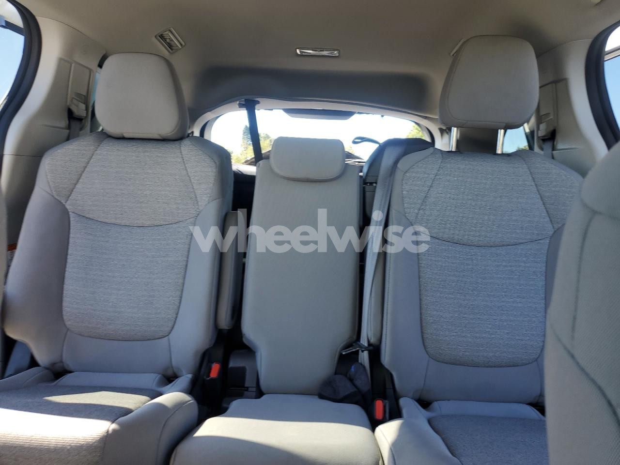 Photo 10 of 2022 TOYOTA SIENNA LE (VIN 5TDKRKEC0NS115876)