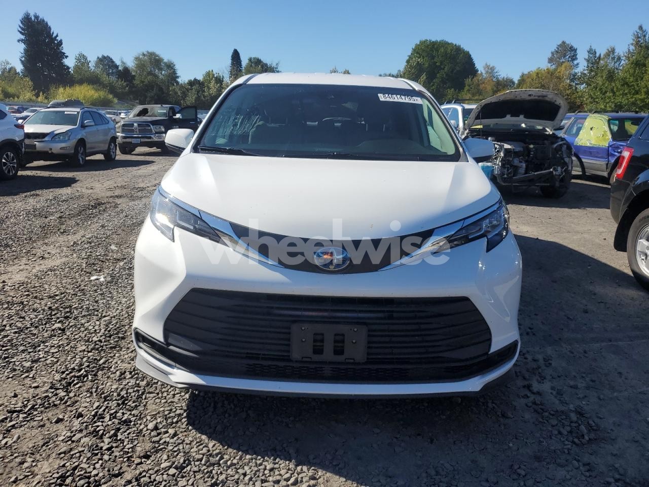 Photo 5 of 2022 TOYOTA SIENNA LE (VIN 5TDKRKEC0NS115876)