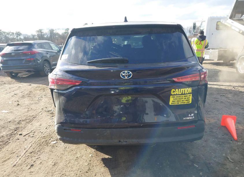 Photo 16 of 2022 Toyota Sienna LE (VIN 5TDKRKEC0NS123511)