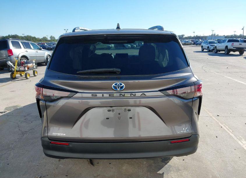 Photo 16 of 2023 Toyota Sienna LE (VIN 5TDKRKEC0PS168175)