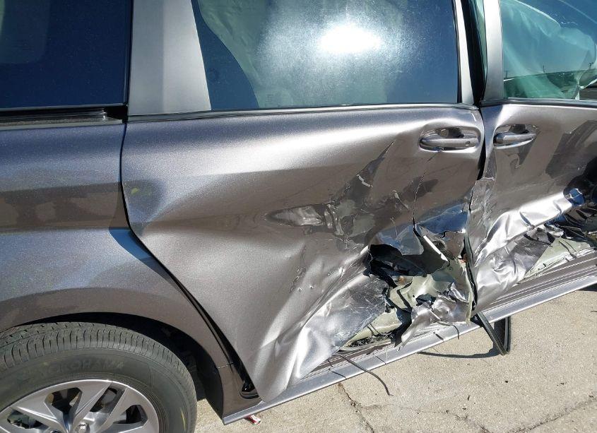 Photo 6 of 2023 Toyota Sienna LE (VIN 5TDKRKEC0PS168175)