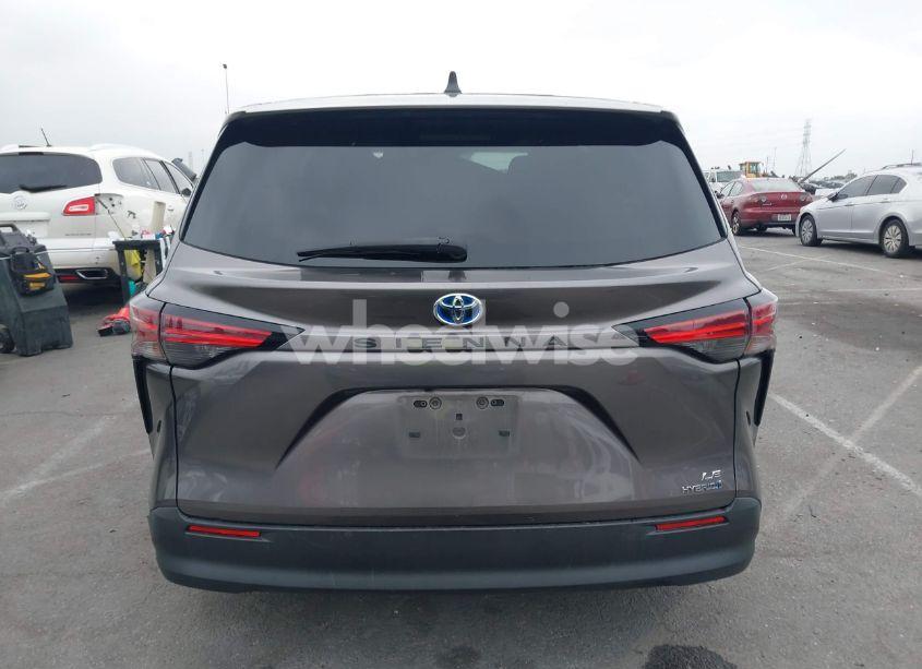 Photo 17 of 2022 Toyota Sienna LE (VIN 5TDKRKEC1NS099302)