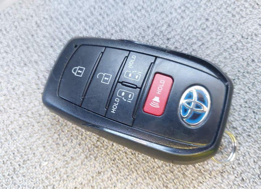 Photo 11 of 2022 Toyota Sienna LE (VIN 5TDKRKEC1NS102019)