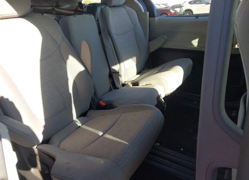 Photo 8 of 2022 Toyota Sienna LE (VIN 5TDKRKEC1NS102019)