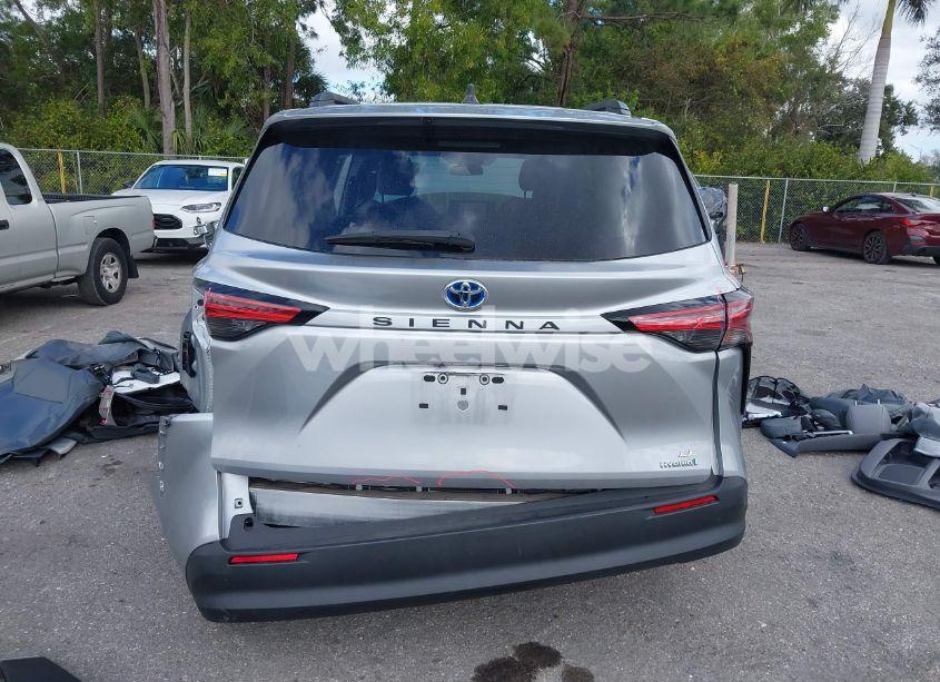 Photo 16 of 2022 Toyota Sienna LE (VIN 5TDKRKEC1NS125204)