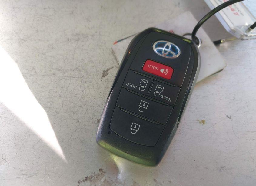 Photo 11 of 2024 Toyota Sienna LE (VIN 5TDKRKEC1RS212929)