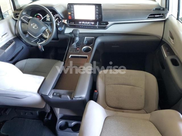 Photo 11 of 2021 TOYOTA SIENNA LE (VIN 5TDKRKEC2MS038426)